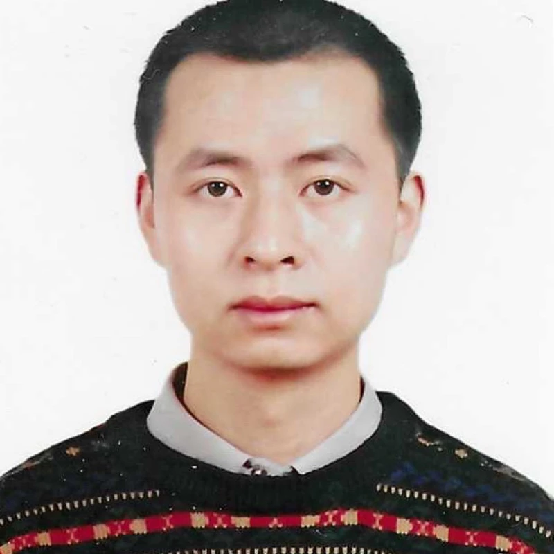 Chongwei Chen headshot.